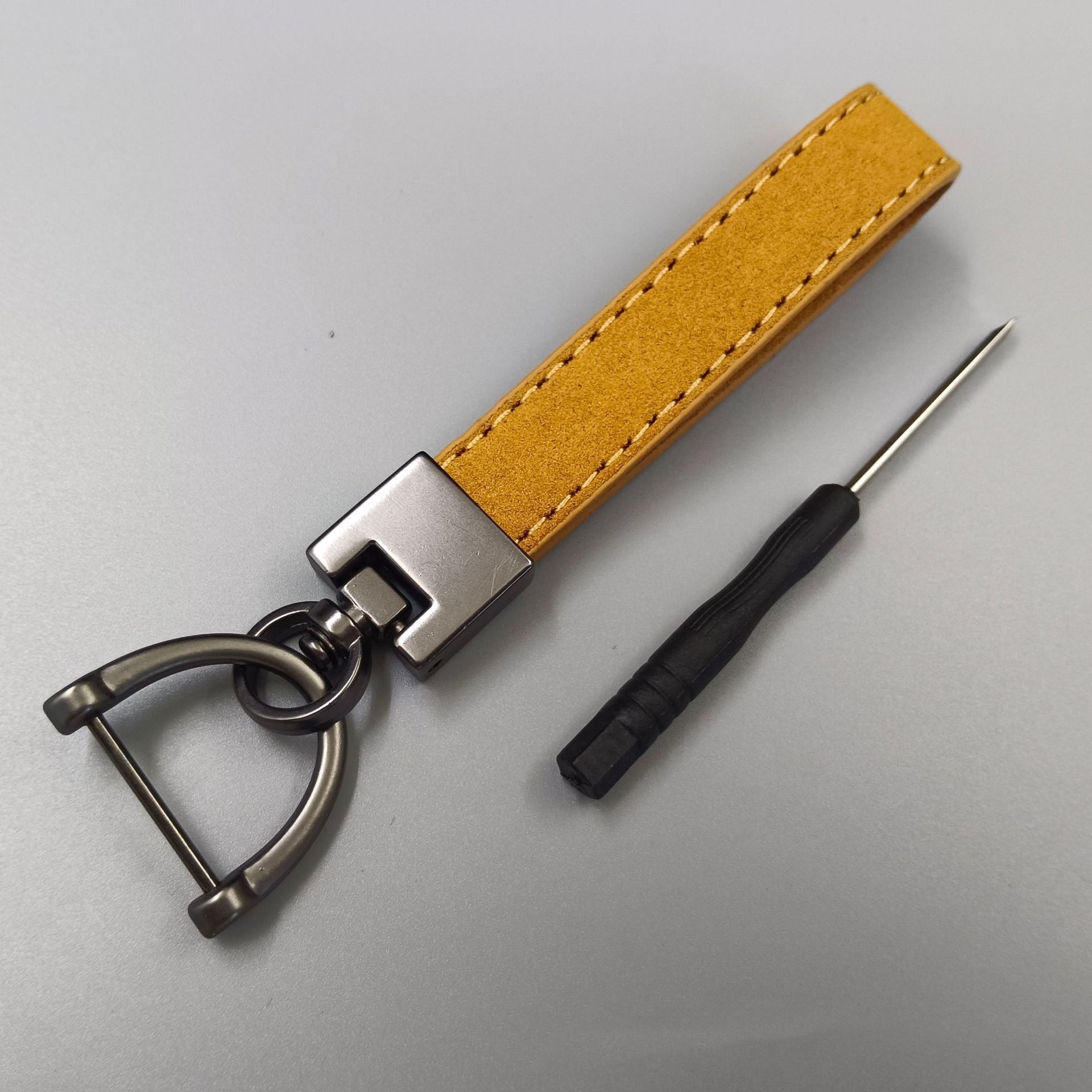 Creative Metal Car Keychain Pendant Fashion Key Ring Accessory Durable Zinc Alloy Key Fob Holder Stylish Gift