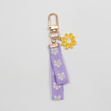 Cute Daisy Flower Webbing Alloy Car Keychain Key Ring for Women & Girls Trendy Car Accessories Stylish Key Pendant